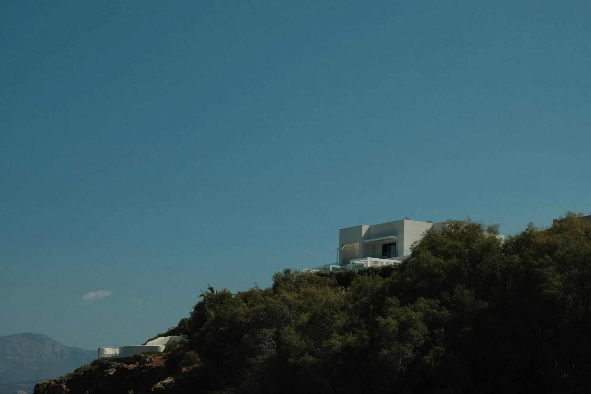 Maison Écru, kuća na Fruškoj gori — materijal