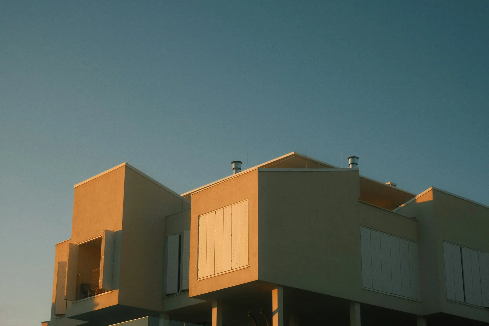 Maison Écru, kuća na Fruškoj gori — materijal